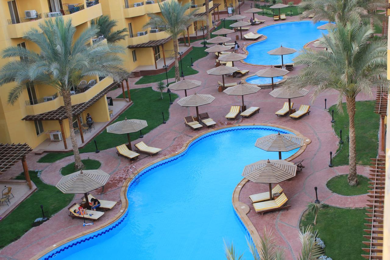 Pool View Apartment At British Resort - Unit 02 Хургада Экстерьер фото