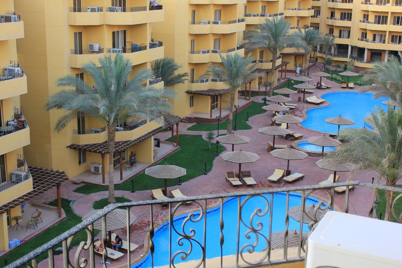 Pool View Apartment At British Resort - Unit 02 Хургада Экстерьер фото
